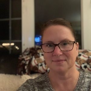 Meet your Posher, Lori